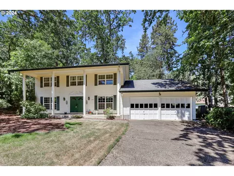3833 Wilshire Ln, Eugene, OR 97405
