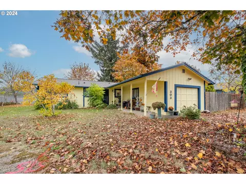 303 Trillium Pl, Lebanon, OR 97355