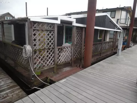 1811 N Jantzen Ave, Portland, OR 97217