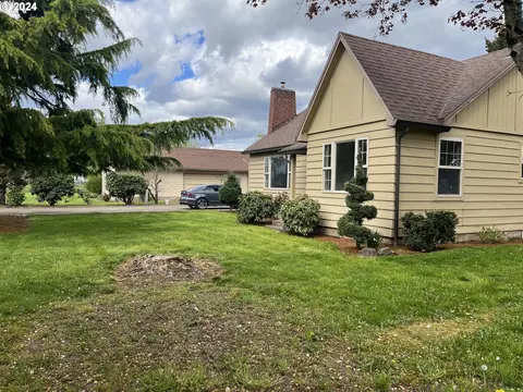 22510 Boones Ferry Rd, Aurora, OR 97002