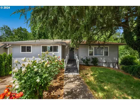 515 Willow Ave, Woodburn, OR 97071