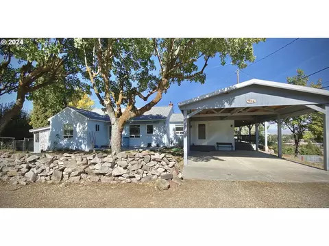 990 Hillcrest Cir, Baker City, OR 97814