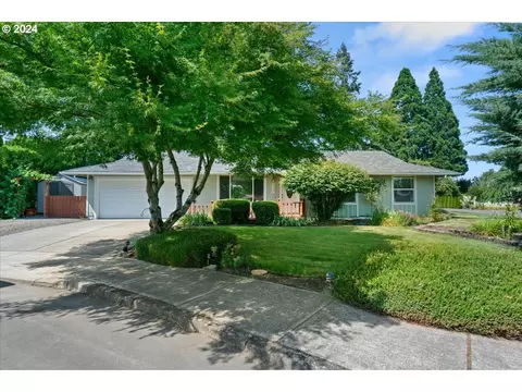 4797 Somerset Ct, Salem, OR 97305