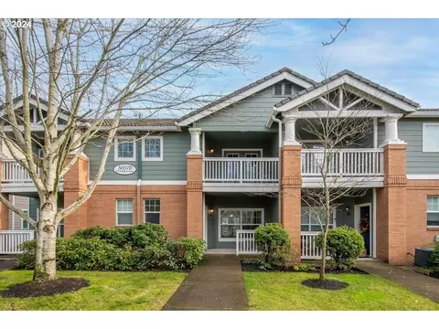 30370 SW Rebekah St #18, Wilsonville, OR 97070