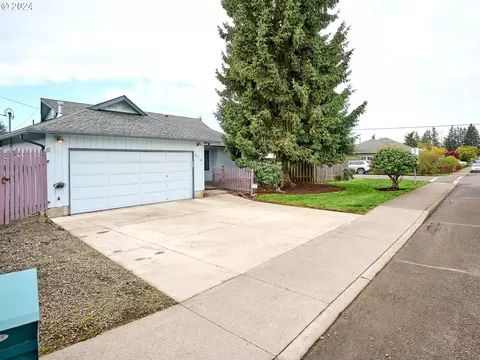 214 Shirley St, Molalla, OR 97038