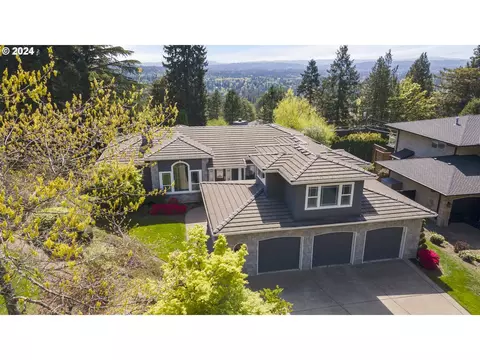 3463 SW Doschview Ct, Portland, OR 97239