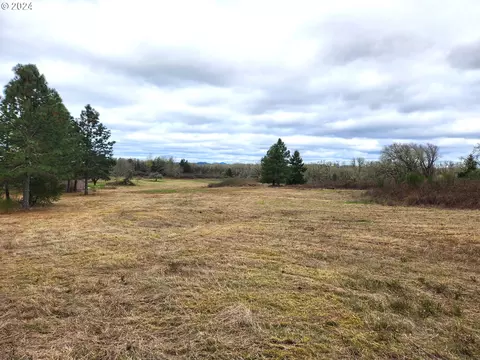 jeans rd, Veneta, OR 97487