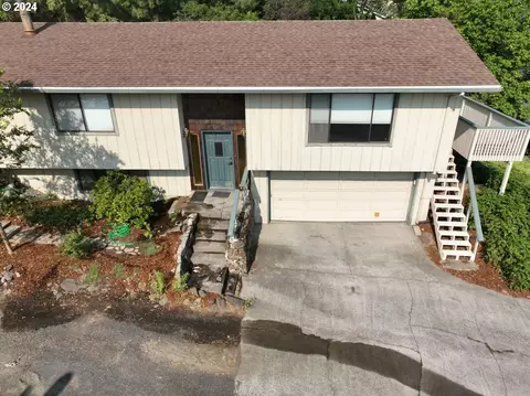 1828 E 16th St, The Dalles, OR 97058