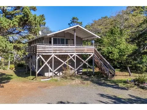 4360 Mt Angel Ave, Neskowin, OR 97149