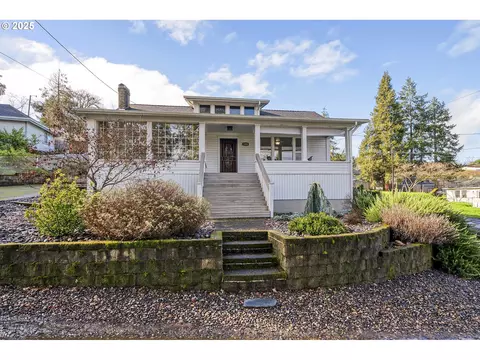 1406 NW Grove St, Roseburg, OR 97471