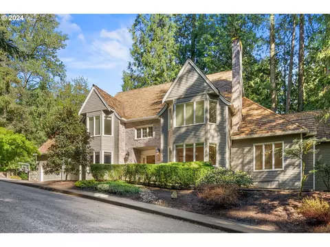 10914 SW Creightonwood Pl, Portland, OR 97219