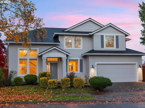 991 NE Rogahn St, Hillsboro, OR 97124
