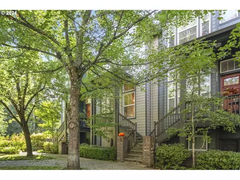 8831 SE 12th Ave, Portland, OR 97202