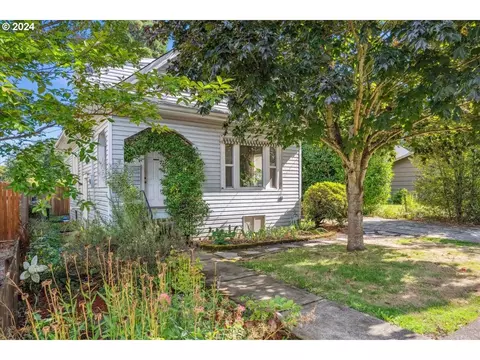 2926 SE 67th Ave, Portland, OR 97206