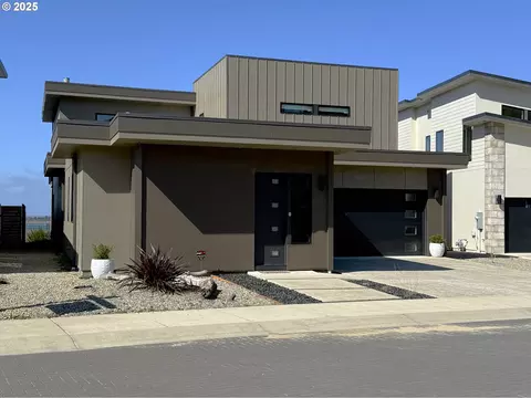 1956 Pacific View Ln, Coos Bay, OR 97420