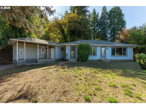 474 SEastwood St, Roseburg, OR 97470