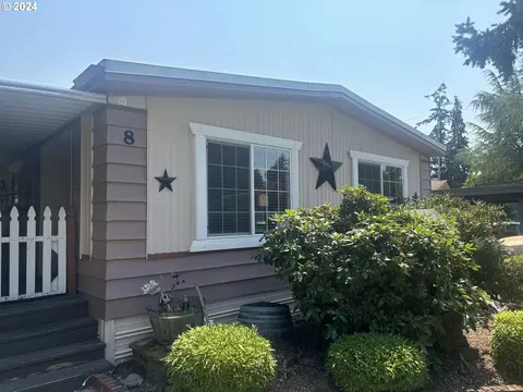 38129 Weirich Dr #8, Lebanon, OR 97355