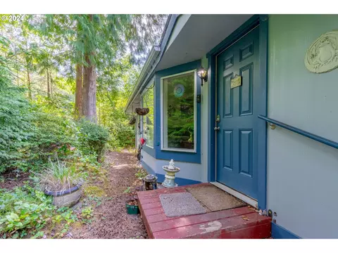 70 Beaver Tree Ln, Lincoln City, OR 97367