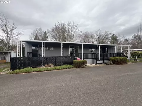 16745 SE Division St #301, Portland, OR 97236