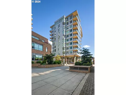 1900 S River Dr #N801, Portland, OR 97201