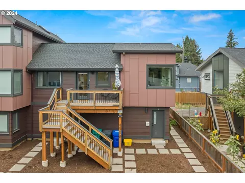 8675 SE Washington St #B, Portland, OR 97216