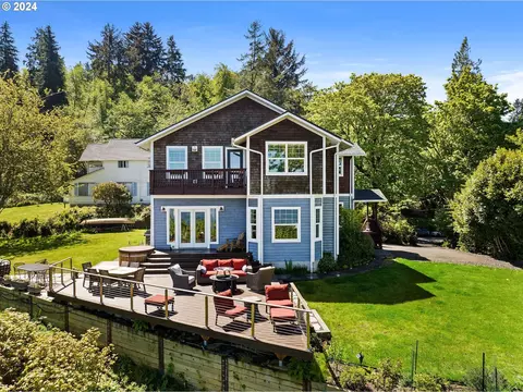 1804 Jerome Ave, Astoria, OR 97103
