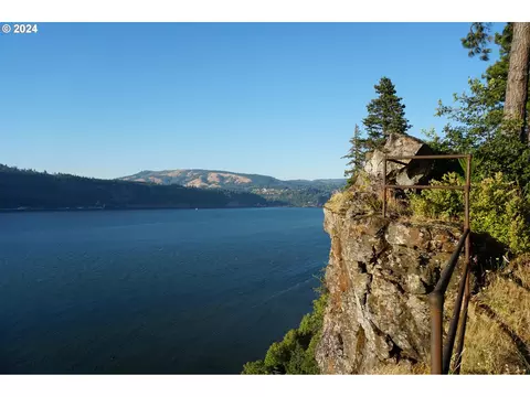 3850 Westcliff Dr, Hood River, OR 97031