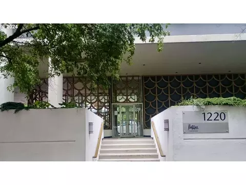 1220 NE 17th Ave #8D, Portland, OR 97232