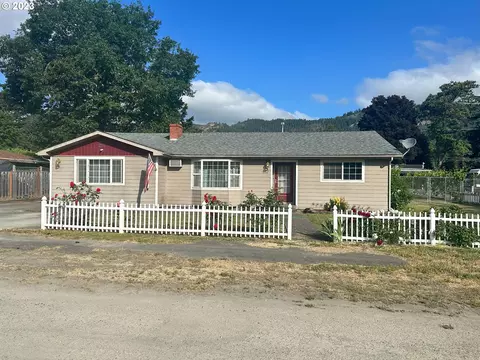 657 Irving Dr, Myrtle Creek, OR 97457