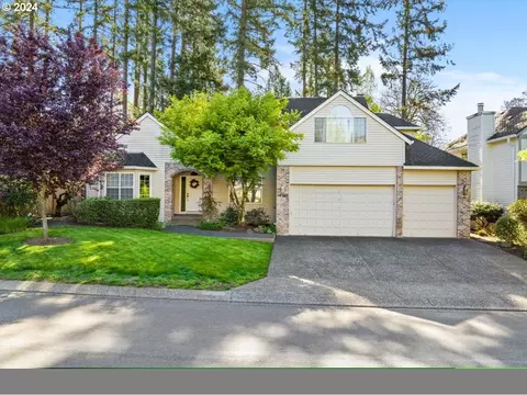 14190 Amberwood Cir, Lake Oswego, OR 97035