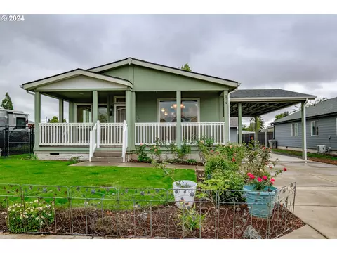 810 W Ash St, Lebanon, OR 97355