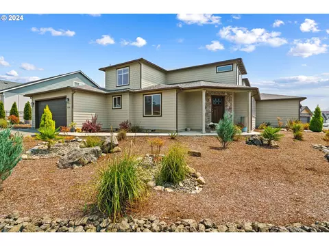 556 Fairway Estates Dr, Sutherlin, OR 97479