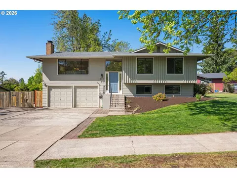 3665 Thames St, Eugene, OR 97405