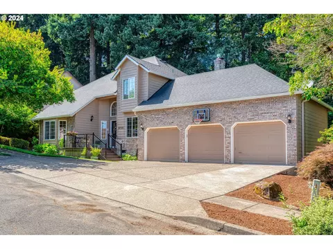 9725 SW 163rd Ave, Beaverton, OR 97007
