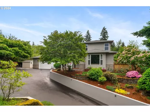 12630 SW Pathfinder Ct, Portland, OR 97223