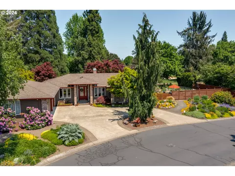 1267 NW Torres Pine Ct, Mcminnville, OR 97128
