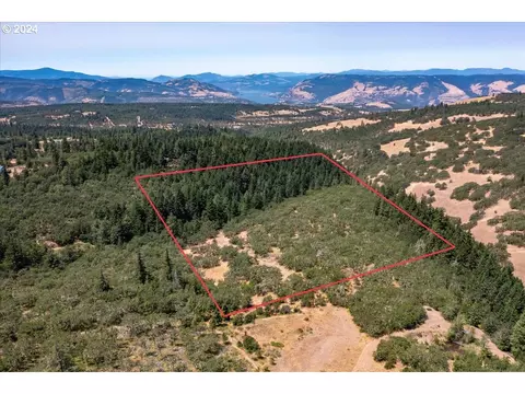 6538 Halliburton Rd, The Dalles, OR 97058