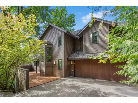 4670 SW Ormandy Way, Portland, OR 97221