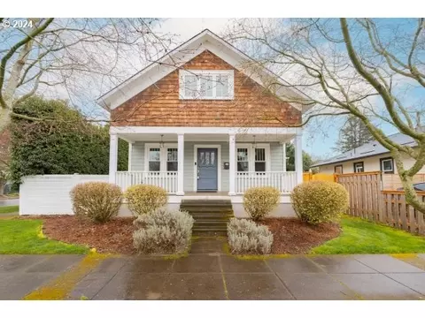 1615 Daniels St, Vancouver, WA 98660