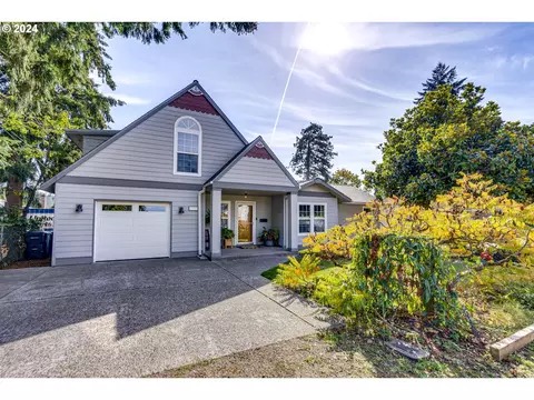 555 Exeter St, Gladstone, OR 97027