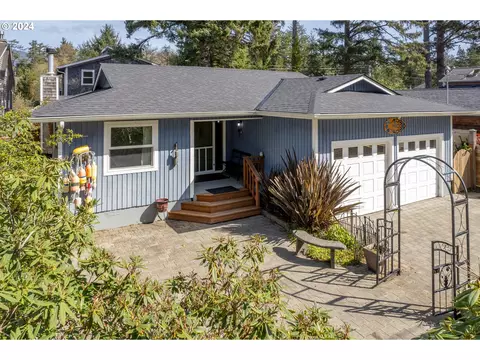 9120 Windward Ln, Manzanita, OR 97130