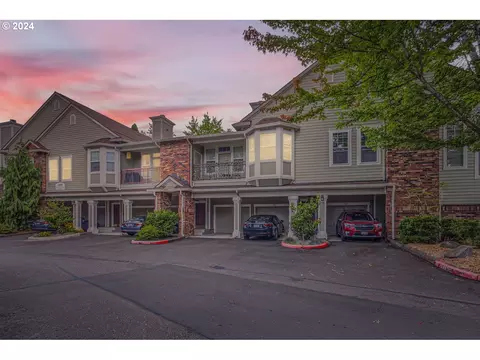 1260 NE Horizon Loop #307, Hillsboro, OR 97124