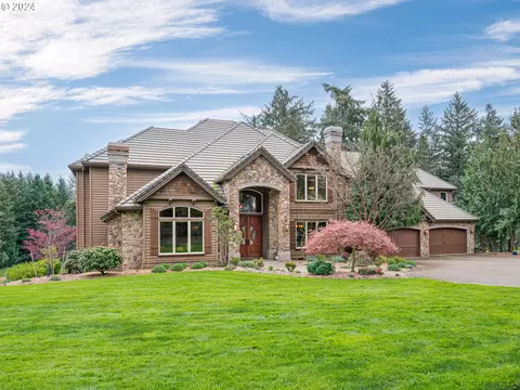 27530 SW Petes Mountain Rd, West Linn, OR 97068