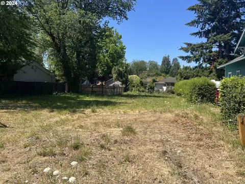 823 N Main Ave, Gresham, OR 97030