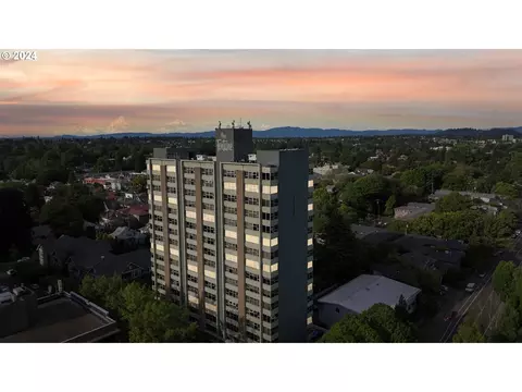 1220 NE 17th Ave #4B, Portland, OR 97232
