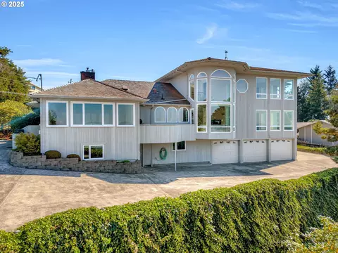 245 W Irving Ave, Astoria, OR 97103