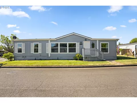 2836 SW Country Club Ave, Troutdale, OR 97060