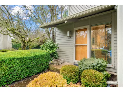 80 Fairway Loop, Eugene, OR 97401