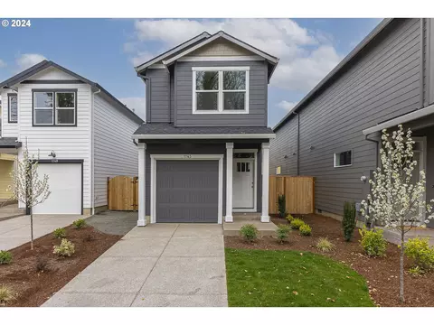 1743 NE Waterfront St, Newberg, OR 97132