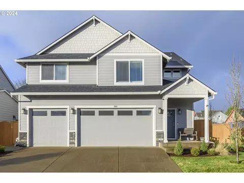 203 S 7th St, Carlton, OR 97111